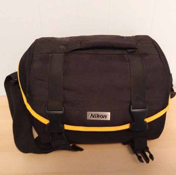 SOLD Nikon Camera Bag Padded Black - Picture 9 of 10